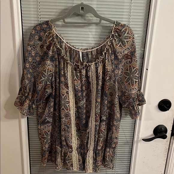 Paisley Print Women's Top with Lace Trim - Picture 1 of 2